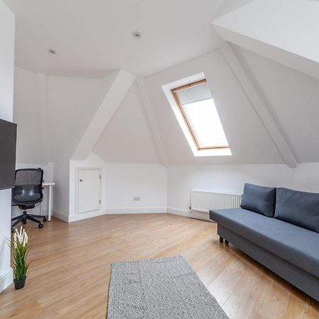 Great 1 Bedroom In Hounslow With Free Parking Abbey Wood ภายนอก รูปภาพ
