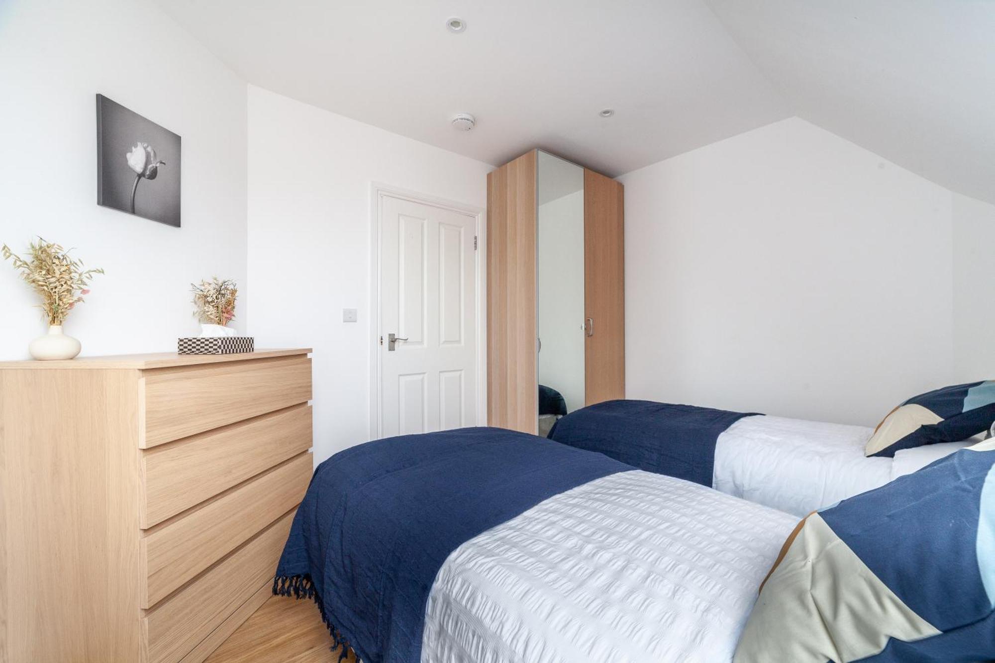 Great 1 Bedroom In Hounslow With Free Parking Abbey Wood ภายนอก รูปภาพ